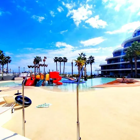 Infinity View Luxury Beachfront Lägenhet *