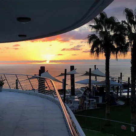 Lägenhet Infinity View Luxury Beachfront