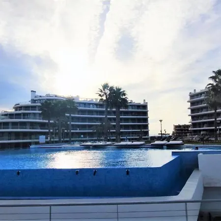 Infinity View Luxury Beachfront Lägenhet *