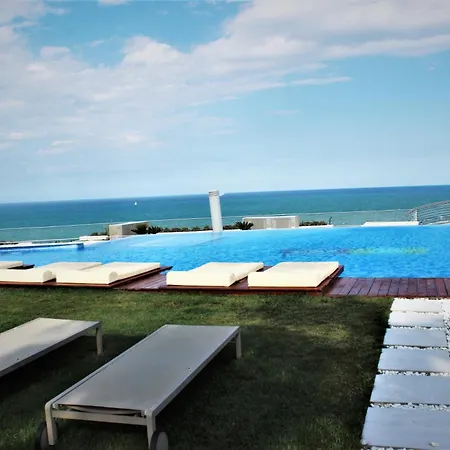 Infinity View Luxury Beachfront *