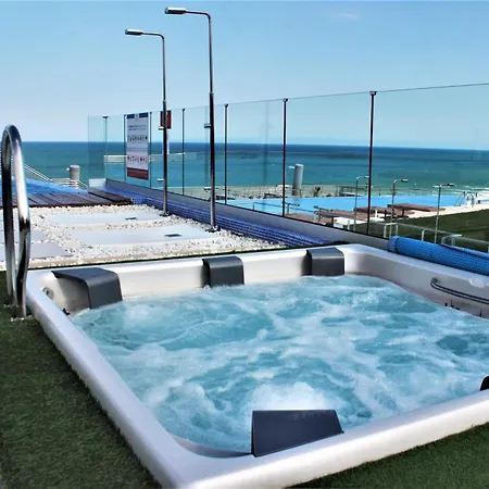 Lägenhet Infinity View Luxury Beachfront