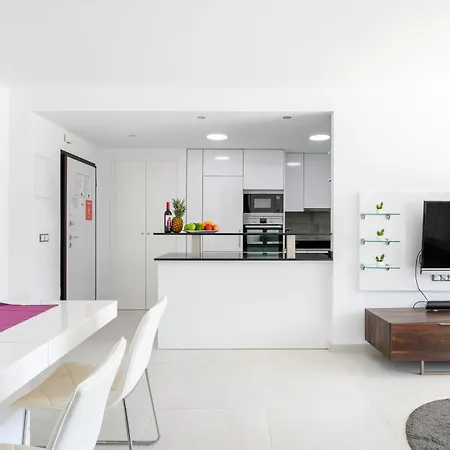 Апартаменты Infinity View Luxury Beachfront *