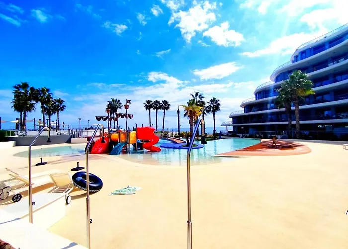 Infinity View Luxury Beachfront Апартаменты *