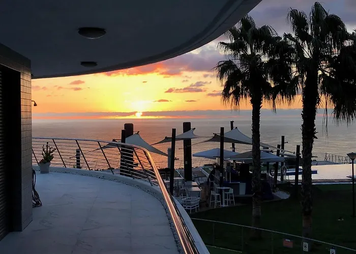 Апартаменты Infinity View Luxury Beachfront