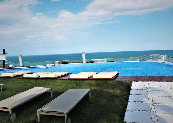 Infinity View Luxury Beachfront *