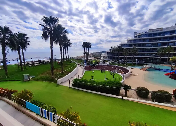 Апартаменты Infinity View Luxury Beachfront