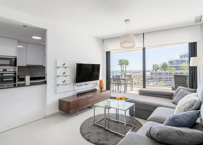 Апартаменты Infinity View Luxury Beachfront *